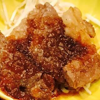 蒸しもやしの豚ロース焼きのせ おろしソースがけ